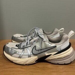 Nike V2K Run Shoe